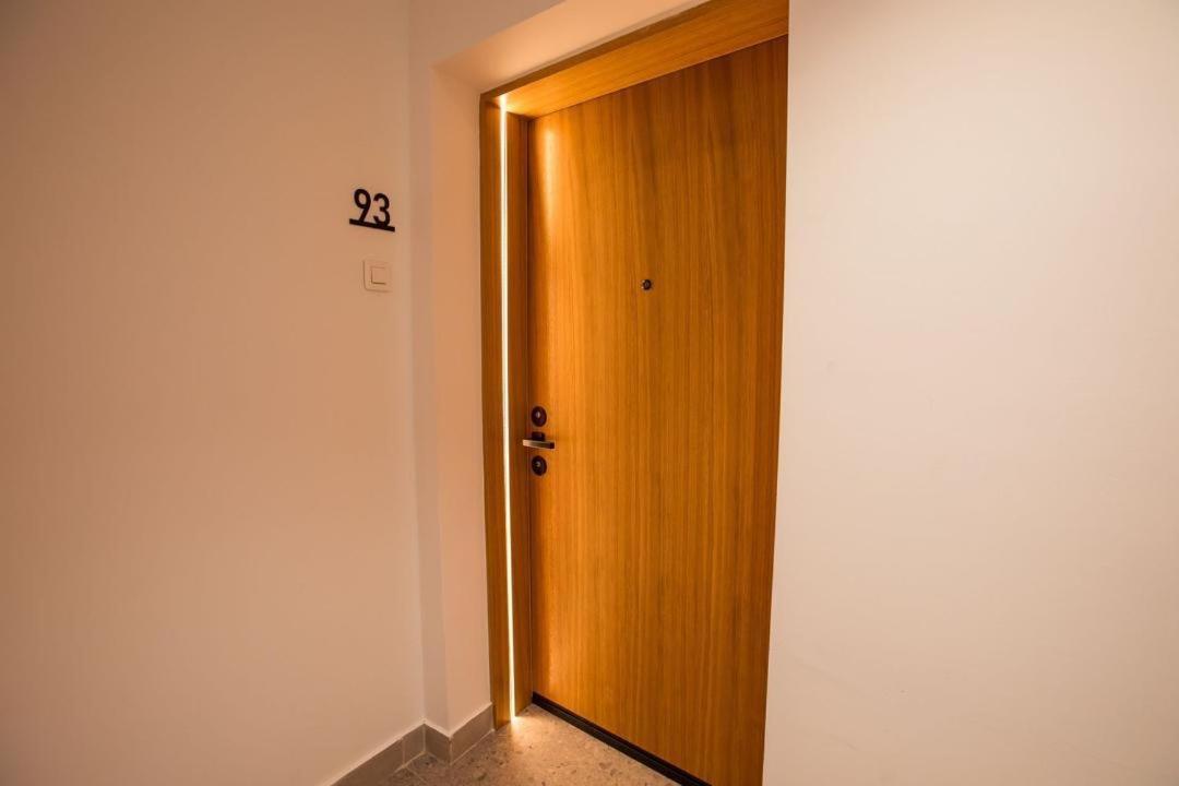Escapism - Premium 1Br Apartment With Parking Bucharest Exterior photo