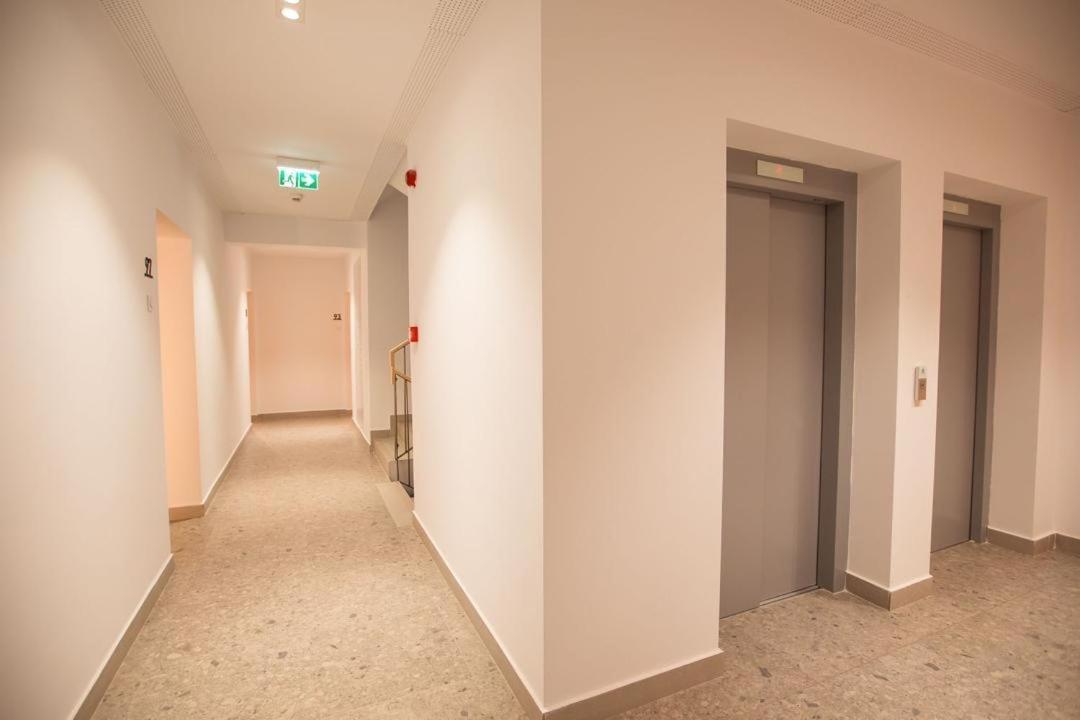 Escapism - Premium 1Br Apartment With Parking Bucharest Exterior photo